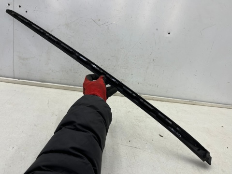 Listwa Kia Ceed 3 III Proceed III XCEED 18r.- prawa nakładka zgarniająca szyby przedniej czołowej zaślepka 86134-j7000