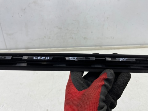 Listwa Kia Ceed 3 III Proceed III XCEED 18r.- prawa nakładka zgarniająca szyby przedniej czołowej zaślepka 86134-j7000