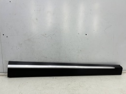 Listwa Mazda CX-3 CX3 14-21r. prawa przednia dolna nakładka drzwi prawy przód listewka srebrny połysk d10e-51rb1