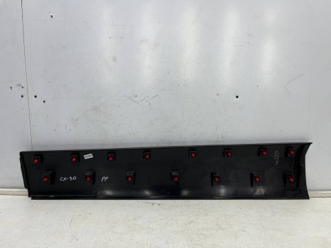 Listwa Mazda CX-30 CX30 2019r.- prawa przednia dolna nakładka drzwi prawy przód dfr5-51ra1