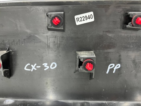 Listwa Mazda CX-30 CX30 2019r.- prawa przednia dolna nakładka drzwi prawy przód dfr5-51ra1