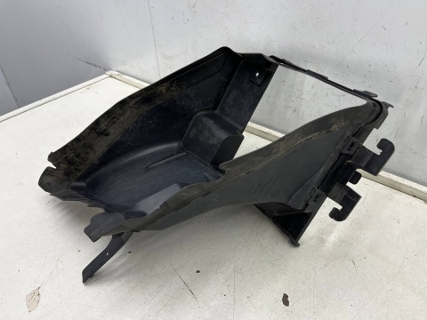 Osłona chłodnicy Peugeot 308 II T9 13-21r. wlot kierownica kanał powietrza intercoolera