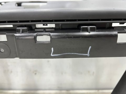 Pas przedni Peugeot 308 II T9 LIFT 17-21r. wzmocnienie górne atrapy zderzaka ramka osłona górna oryginalne 9817230777