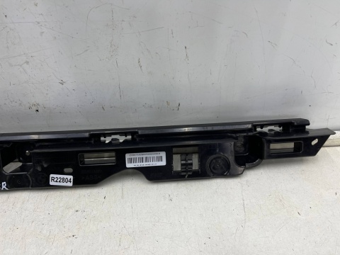 Ślizg BMW 5 G61 kombi M-pakiet M-sport 23r.- tylny środkowy wspornik mocowanie zderzaka wzmocnienie 5a0f8a7