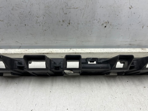 Ślizg Mercedes Vito w447 14r.- tylne środkowe mocowanie wspornik uchwyt zderzaka a4478850516