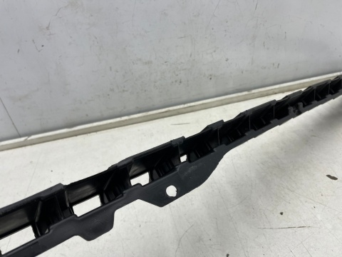 Ślizg Mercedes Vito w447 14r.- tylne środkowe mocowanie wspornik uchwyt zderzaka a4478850516