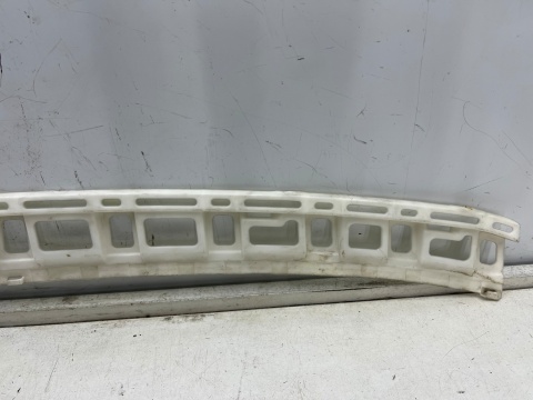 Ślizg Skoda Yeti 09-17r. tylny środkowy wspornik mocowanie zderzaka wzmocnienie 5l6807385