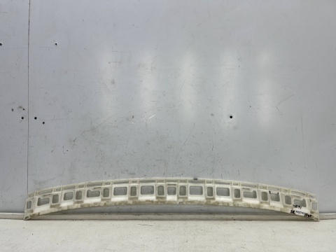 Ślizg Skoda Yeti 09-17r. tylny środkowy wspornik mocowanie zderzaka wzmocnienie 5l6807385