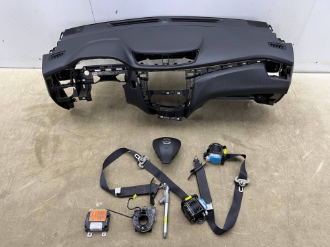 Deska rozdzielcza Nissan X-Trail III T32 Rogue 13-17r. kokpit konsola poduszki powietrzne AIRBAG komplet