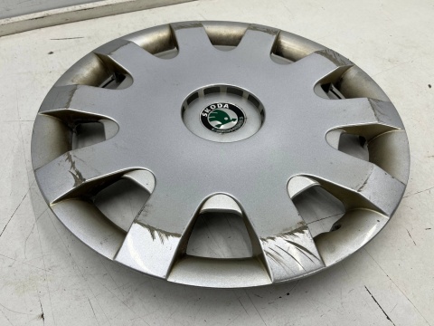 Kołpak Skoda Octavia 1 I 96-10r. 15 cali oryginalny r15 jedna sztuka 1u0601147d