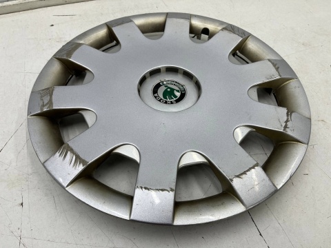 Kołpak Skoda Octavia 1 I 96-10r. 15 cali oryginalny r15 jedna sztuka 1u0601147d