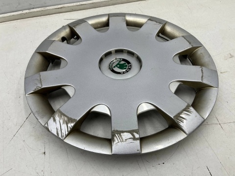 Kołpak Skoda Octavia 1 I 96-10r. 15 cali oryginalny r15 jedna sztuka 1u0601147d