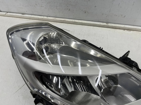 Lampa reflektor Renault Clio 3 III Lift 09-15r. prawa przednia zwykła prawy przód Europa oryginalna 8200892495