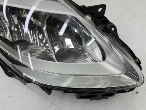 Lampa reflektor Renault Clio 3 III Lift 09-15r. prawa przednia zwykła prawy przód Europa oryginalna 8200892495