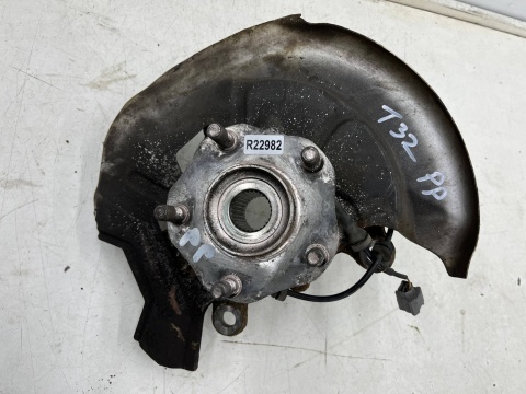 Zwrotnica Nissan X-Trail III T32 Rogue 13-21r. DIESEL piasta prawa przednia czujnik ABS prawy przód