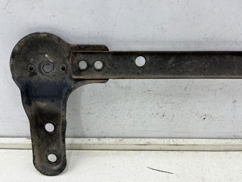 Belka silnika Nissan X-Trail III T32 Rogue 13-21r. mocowanie wzmocnienie łacznik wózka z karoserią