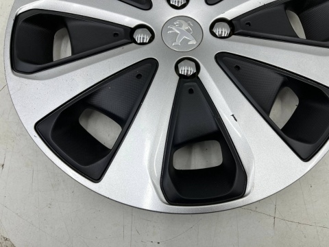 Kołpak Peugeot 208 12r.- 15 cali oryginalny r15 jedna sztuka 9673846477 9673846777