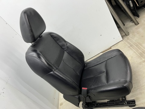 Fotele Nissan X-Trail III T32 Rogue 13-21r. elektryczne PODGRZEWANE skórzane EUROPA komplet