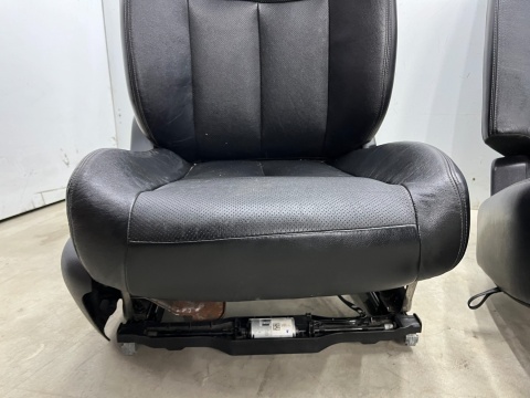 Fotele Nissan X-Trail III T32 Rogue 13-21r. elektryczne PODGRZEWANE skórzane EUROPA komplet