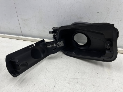 Klapka wlewu paliwa BMW X5 F15 F85 X6 F16 F86 13-19r. nie przebita 7328100