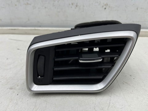 Kratka nawiewu Nissan X-Trail III T32 Rogue 13-21r. lewa boczna nadmuchu deski wnętrza strona kierowcy