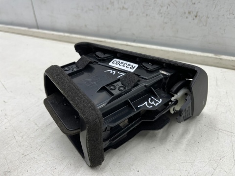 Kratka nawiewu Nissan X-Trail III T32 Rogue 13-21r. lewa boczna nadmuchu deski wnętrza strona kierowcy