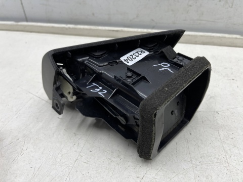 Kratka nawiewu Nissan X-Trail III T32 Rogue 13-21r. prawa boczna nadmuchu deski wnętrza strona pasażera