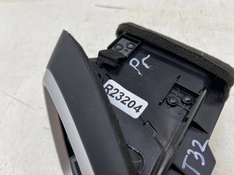 Kratka nawiewu Nissan X-Trail III T32 Rogue 13-21r. prawa boczna nadmuchu deski wnętrza strona pasażera