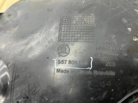 Nadkole Skoda Scala 19r.- prawe przednie ORYGINALNE prawy przód 657809958