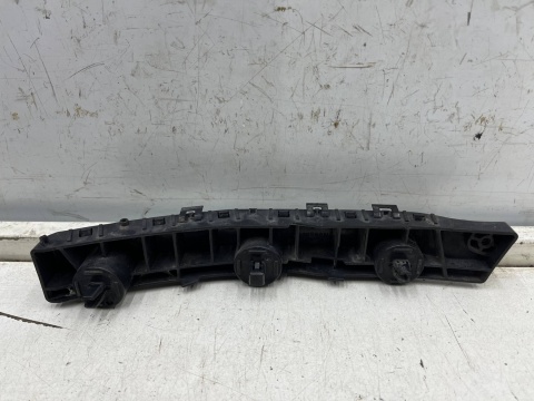 Ślizg Nissan X-Trail III T32 Rogue 13-21r. prawe przednie mocowanie zderzaka do błotnika prawy przód 622224cl0a