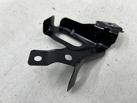 Mocowanie błotnika Opel Astra K 15-22r. NOWE prawe przednie wspornik podpora prawy przód 13412039