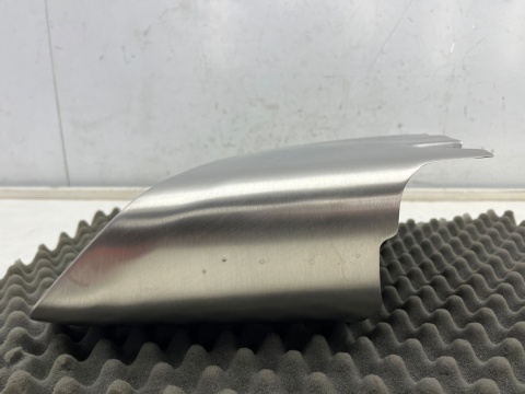 Wydech Macan I 95b LIFT 21r.- NOWA prawa tylna końcówka tłumika nasadka oryginalna prawy tył 95b253682