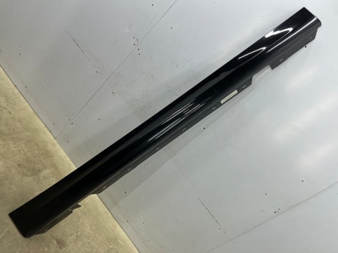 Nakładka progu BMW E90 sedan E92 kombi 04-12r. M-PAKIET prawa listwa progowa nakładka Black Sapphire