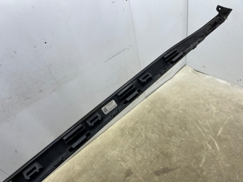 Nakładka progu VW Golf 8 VIII R-Line 19r.- LEWA listwa progowa zewnętrzna ze ślizgiem 5h0853287a