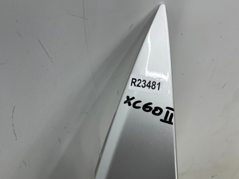 Błotnik Volvo XC60 2 II 17r.- prawy przedni prawy przód 