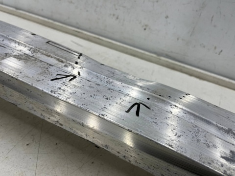 Belka zderzaka Porsche Macan 95b 14r.- przednie wzmocnienie pasa przód oryginalne 8r0807113d