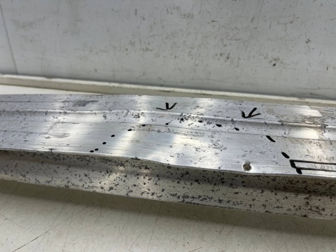 Belka zderzaka Porsche Macan 95b 14r.- przednie wzmocnienie pasa przód oryginalne 8r0807113d