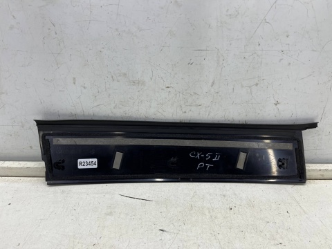 Listwa Mazda CX-5 II CX5 II KF 17-25r. prawa tylna nakładka ramki drzwi bocznych prawy tył kb7w50m31