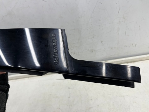 Listwa VW Golf 8 VIII 19r.- lewa przednia nakładka ramki drzwi bocznych z napisem Volkswagen lewy przód 5h4837901b