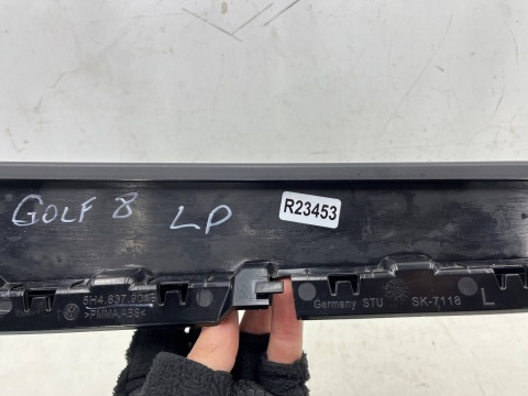 Listwa VW Golf 8 VIII 19r.- lewa przednia nakładka ramki drzwi bocznych z napisem Volkswagen lewy przód 5h4837901b
