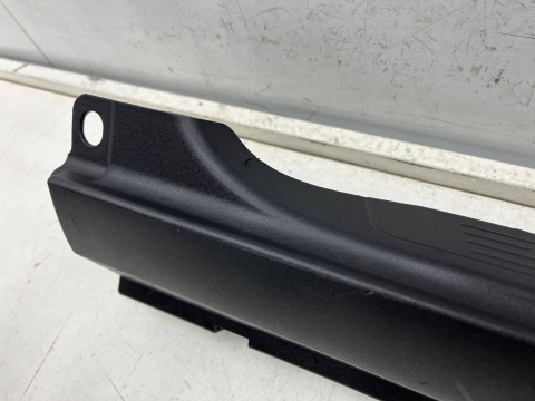Nakładka progu Iveco Daily 4 IV 2014r.- PRAWA listwa progowa zewnętrzna próg stopień 5801521532