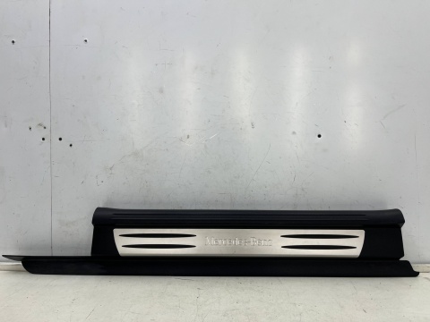 Nakładka progu Mercedes SLK R171 04-11r. lewa wewnętrzna listwa progowa 1716800135