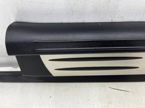 Nakładka progu Mercedes SLK R171 04-11r. lewa wewnętrzna listwa progowa 1716800135