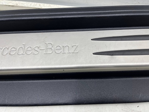 Nakładka progu Mercedes SLK R171 04-11r. prawa wewnętrzna listwa progowa 1716800235