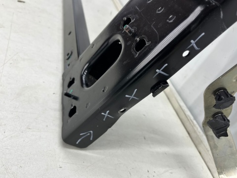 Pas przedni Fiat 500E 2 II 20r.- wzmocnienie ramka chłodnic oryginalny