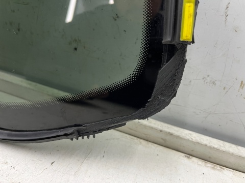 Szyba boczna VW Touran 2 II 5ta 15-26r. lewa tylna karoseryjna ciemna lewy tył oryginalna