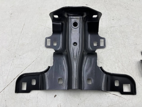 Zamek maski Porsche Macan II 95c 24r.- rygiel mocowanie podstawa zamka maski łącznik pasa komplet