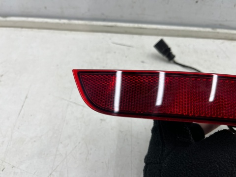 Lampa Porsche Macan I 95b 14-24r. prawa tylna lampa przeciwmgielna w zderzak tylny oryginalna prawy tył 95b945726q