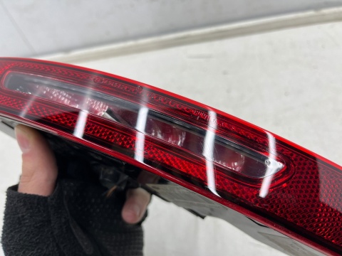Lampa Porsche Macan I 95b 14-24r. prawa tylna lampa przeciwmgielna w zderzak tylny oryginalna prawy tył 95b945726q