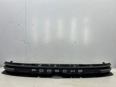 Lampa Porsche Macan II 95c 24r.- tylne światło w klape bagaznika blenda LED 95c945070bc